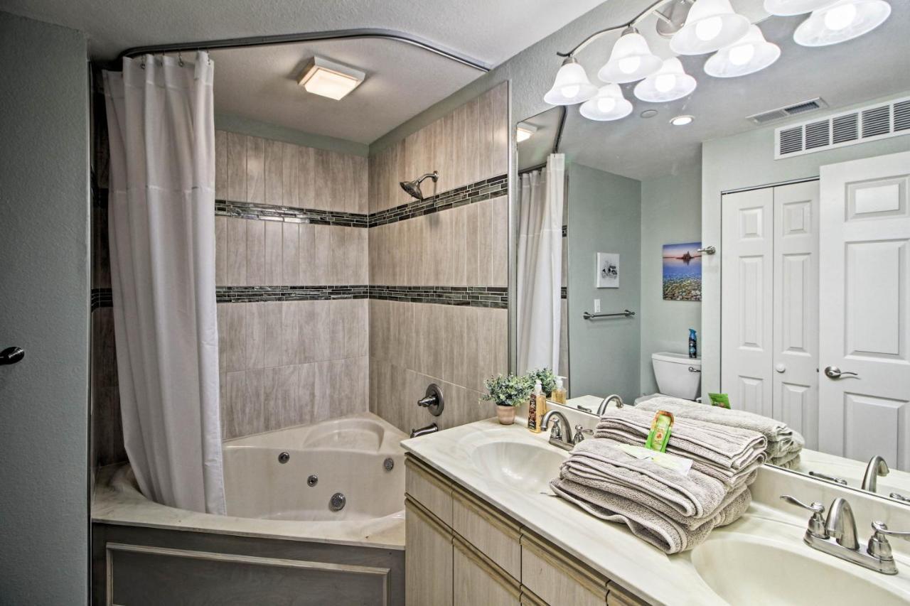 Updated Lake Taneycomo Condo With Screened Porch! Branson Luaran gambar