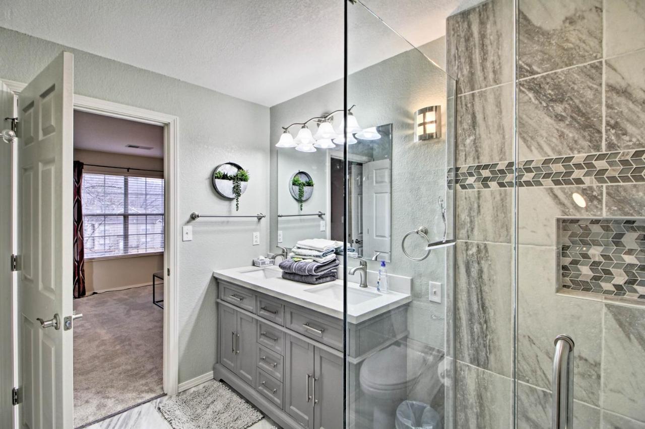 Updated Lake Taneycomo Condo With Screened Porch! Branson Luaran gambar